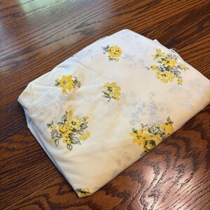 VTG 1979 J.P. Stevens and Co. 99x73.5" Fitted Sheet Retro Yellow Floral Pattern